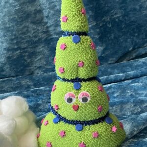 Weihnachtsbaum aus einem grünen Mikrofaserlappen